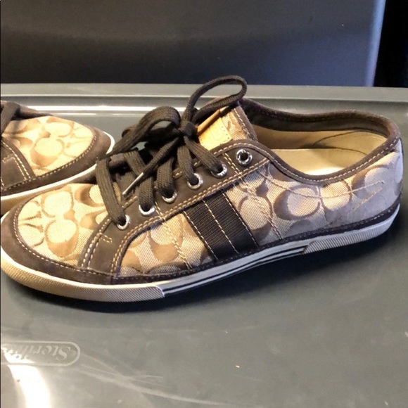 Men’s Coach size 10 - Picture 3 of 5